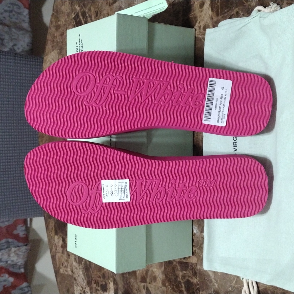 SOLD 💯 Auth Off White Flip Flops - Picture 4 of 6